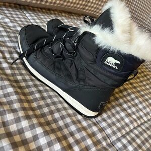Sorel snow boots womens 9.5